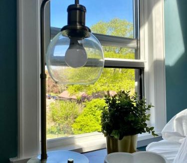 Voluntown House | Charming Guest House Stay in a Private Ensuite in Voluntown, Connecticut