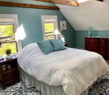 Voluntown House | Charming Guest House Stay in a Private Ensuite in Voluntown, Connecticut