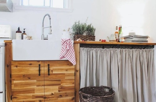 South Stormont House | Charming Heritage Vineyard Guest house | Private Wine Country Retreat