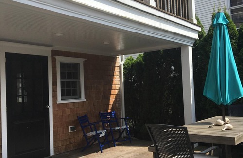 Newport House | Charming historic home, steps away from Top places: Thames St & Bowen's Wharf