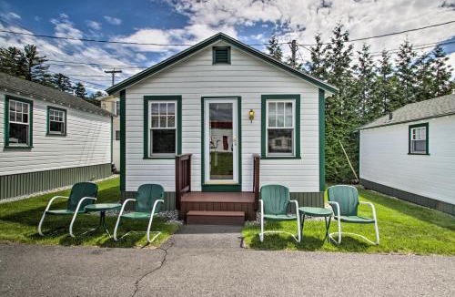 Laconia House | Charming Laconia Cottage: Walk to Weirs Beach