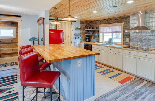 Bemus Point House | Charming Lake Chautauqua Home: Walk to Water!