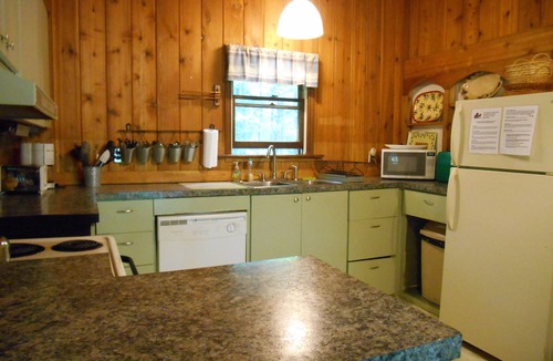 Wilmington Ski Chalet | Charming Lake Raponda area 4-bedroom chalet. Only 20 minutes from Mount Snow.