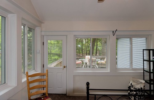 Newbury House | Charming Lake Sunapee & Mt. Sunapee Ski Cabin