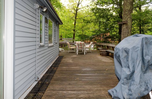 Newbury House | Charming Lake Sunapee & Mt. Sunapee Ski Cabin