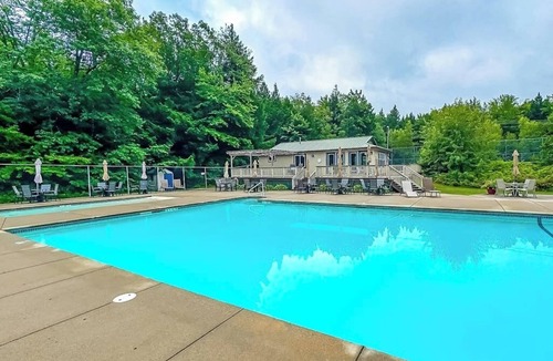 Bridgton House | Charming lakeside home near skiing w/shared pool, tennis courts, & washer/dryer