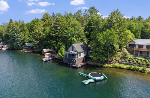 Woodgate House | Charming Lakeside Little Evergreen Cottage on White Lake