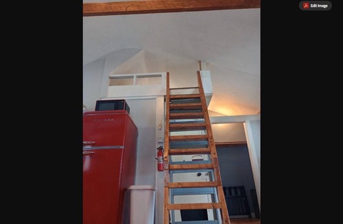 McIndoe Falls Apartment | Charming loft apartment with private deck, perfect for relaxing
