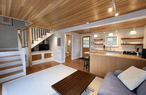 Sebascodegan Island Cottage | Charming Maine cottage overlooking the working waterfront.
