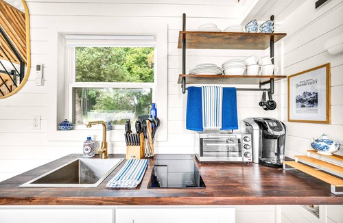 Cromwell Apartment | Charming New England Tiny Home in Cromwell, CT