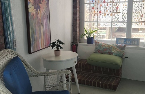Ocean Grove Apartment | CHARMING , NEW RENO, STUDIO APT. MTHLY RENTAL JUNE START - 1 1/2 BLOCKS TO BEACH