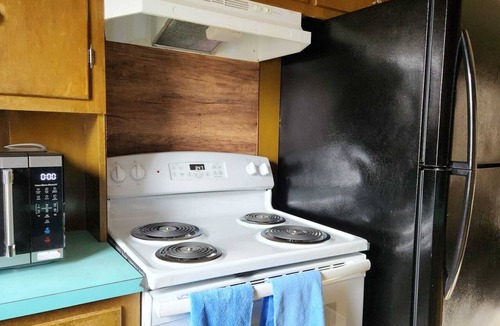Rimmon Heights Apartment | Charming Newly Furnished 2-Bedroom Apartment in Manchester