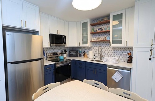 Village Green House | Charming Pet Friendly Quad - Village Green