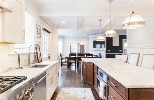 Medford House | Charming Queen Anne Victorian in Excellent Location, 3 bedrms, office, WIFI&More