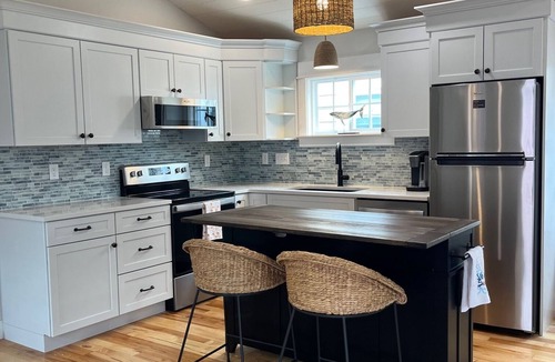 Ocean Park Cottage | Charming, renovated 2-bedroom cottage in Old Orchard 100 yds to the beach