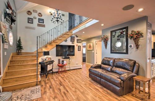 Blueberry Estates House | Charming Retreat ~ 1 Mi to Ossipee Lake Marina!