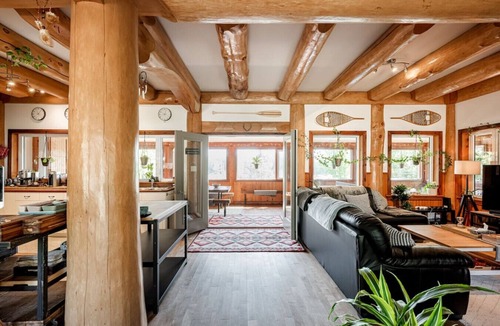 Lac-Saint-Paul Cabin | Charming & Rustic Chalet on Lac Marie Louise