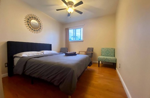 Newbold Apartment | Charming studio with AC and WiFi in vibrant South Philly.