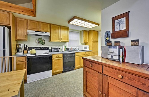 Surf City Cottage | Charming Surf City Cottage - Steps to Beach & Bay!