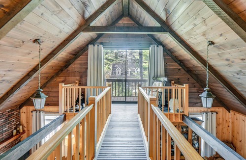 Chocorua Ski and Beach Cabin | Charming Tamworth Cabin w/Grill & Fireplace