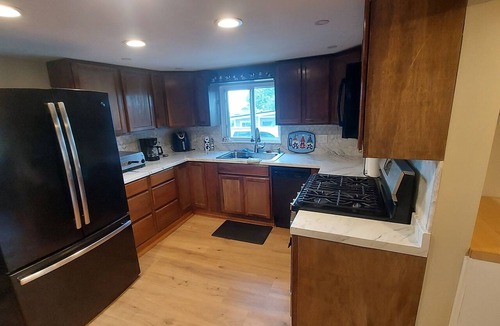 Waterport House | Charming, updated 3-bdrm house w/view of Lake Ontario- Waterport/Sunset Beach