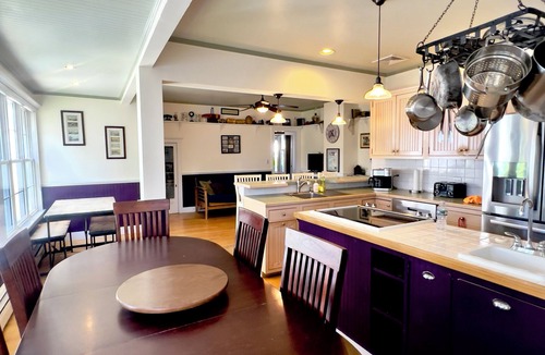 Ocean Park House | Charming Victorian beach house 5 bedrooms. 50 steps to the beach