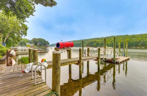 Waterford House | Charming Waterford Home w/Dock on Niantic River!
