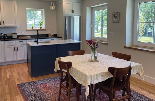 Peaks Island Apartment | Charming waterfront 2-bedroom apartment on Peaks Island with WiFi, AC