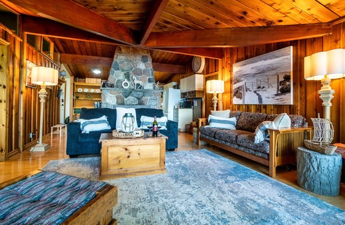 Lake of Bays Cottage | Charming Waterfront Cottage in Muskoka, Pedal Boat, Firepit, A-Frame Bunkie