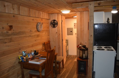 Carlton Cabin | CHASIN' MEMORIES, Cozy, rustic cabin. Close to many boating and fishing lakes.