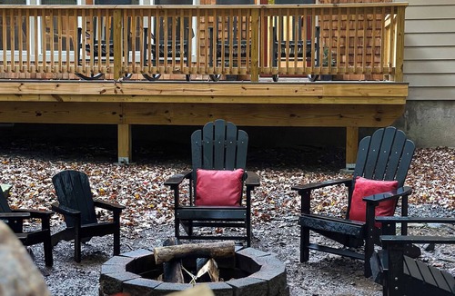 Pocono Lake Cabin | Check out our Reviews! Golf Cart, Kayaks & Pools. Dogs Welcome!