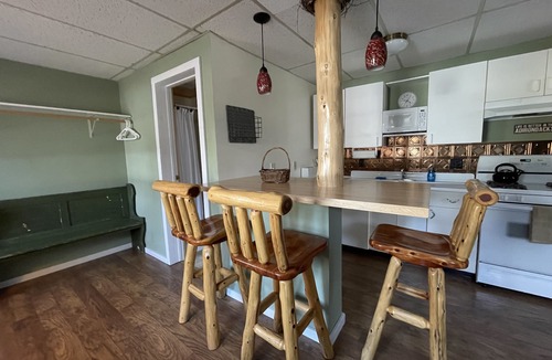 Town of Webb Cottage | Cheerful 1-Bedroom with king size bed. Close to everything!