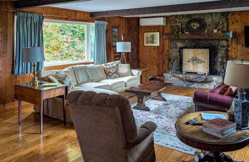Chester House | Chester Farmhouse on 100 Acres, 15 Min to Okemo!