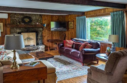 Chester House | Chester Farmhouse on 100 Acres, 15 Min to Okemo!