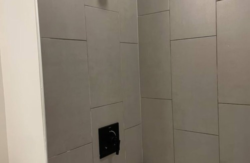 Mill River Apartment | Chic 1-bedroom with WiFi, AC, fitness room in awesome New Haven