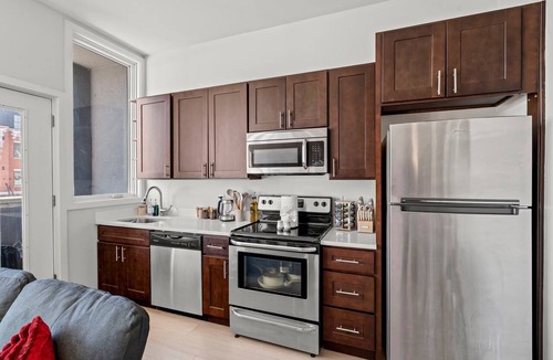 Fairmount Apartment | Chic 1BR Unit - Walk to Met - Direct Subway to MAJOR INTERNATIONAL SPORTING EVENT