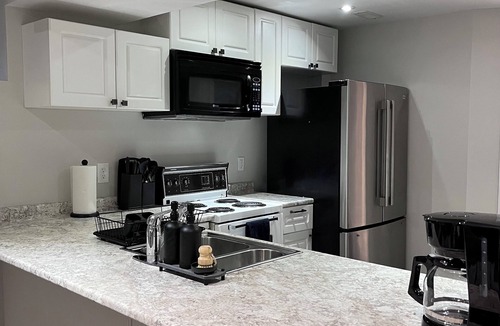 Ashburn Apartment | Chic 2-bedroom corporate apartment in enchanting Whitby with AC, WiFi