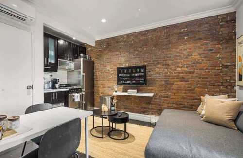 Midtown West Apartment | Chic 2BR Retreat in the Heart of Times Square