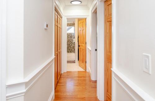 Quincy Apartment | Chic 3BR & 2BA Quincy House w Balcony, Garden, Laundry & Pet Friendly 383