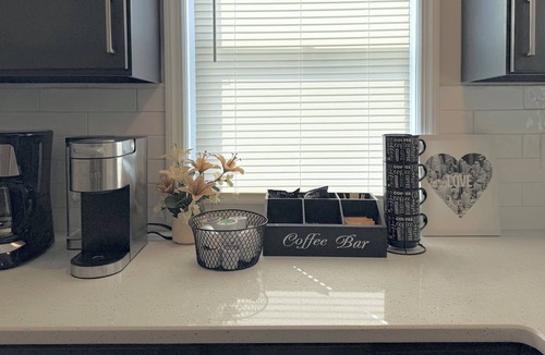 West Orange Apartment | Chic 3BR Apartment, 25 mins from Major international sporting event Games + Easy Access to NYC