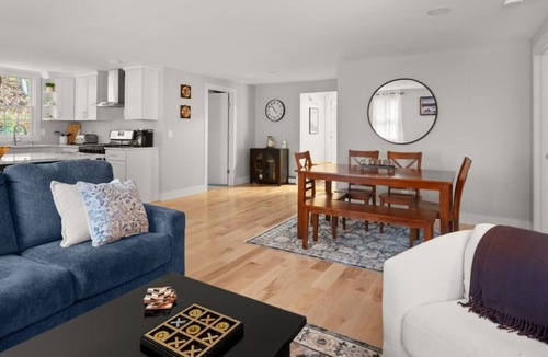 Black Bear Run House | Chic 4-BR Newly Remodeled Home 3 Mins to Stowe for a Memorable Summer Getaway!