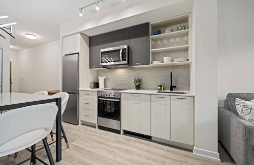 Harwood Hotel | Chic and Comfortable 2-Bedroom Suite Perfect for Relaxing Toronto Getaways