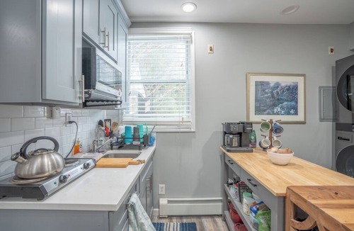 Amityville Apartment | Chic and Private Studio near the Amityville Horor house!