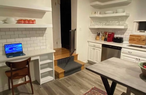 Bristol Apartment | Chic apartment in historic home in the heart of beautiful Bristol