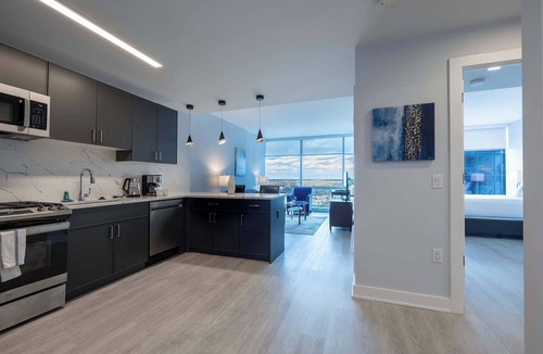 New Rochelle Apartment | Chic Apt with Indoor Pool & Gym