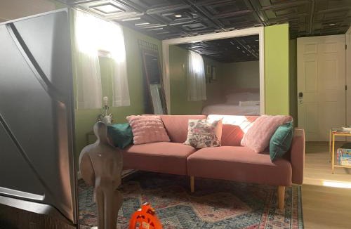 Wanskuck Apartment | Chic City apartment in Providence