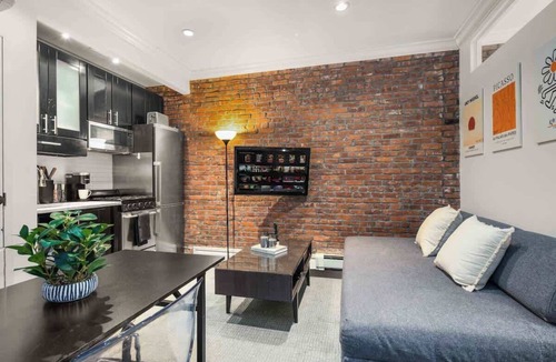 Midtown West Apartment | Chic Midtown Hideaway | Walk to NYC Landmarks