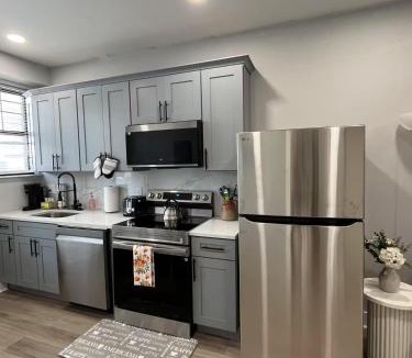 Passyunk Square Apartment | Chic New Apt in Heart of Philly