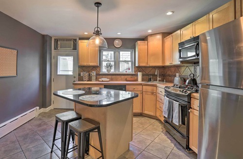 Newbold House | Chic Philadelphia Townhome w/Furnished Patio!