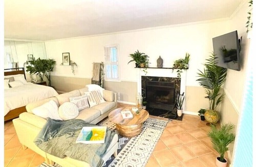 Norwich Villa | Chic Villa Oasis by Mohegan Sun w/ Pool & Hot Tub